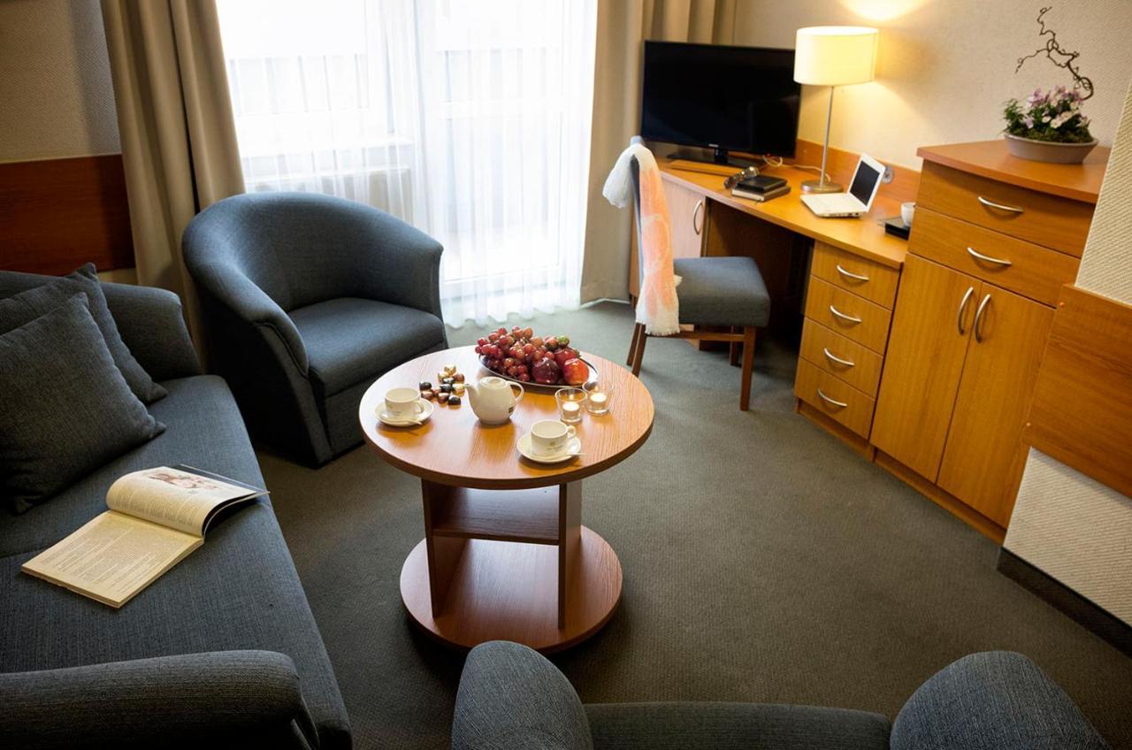 Hotel La Siesta & Medical Spa Jastrzębia Góra Exteriör bild