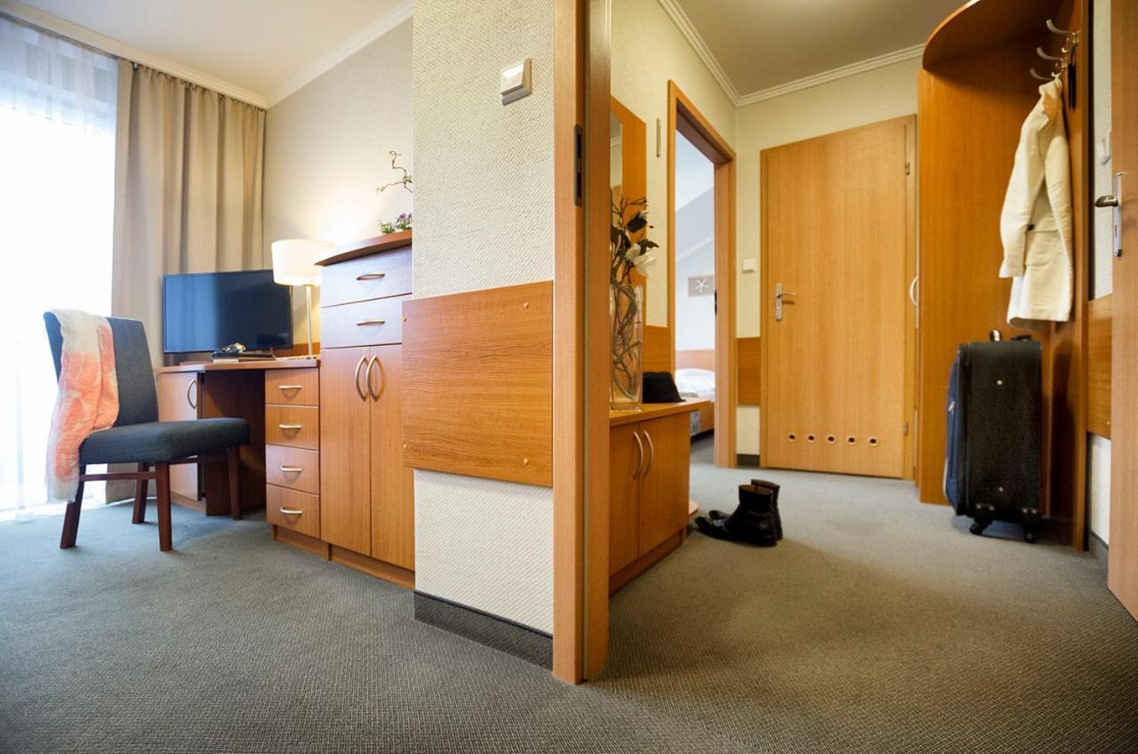 Hotel La Siesta & Medical Spa Jastrzębia Góra Exteriör bild