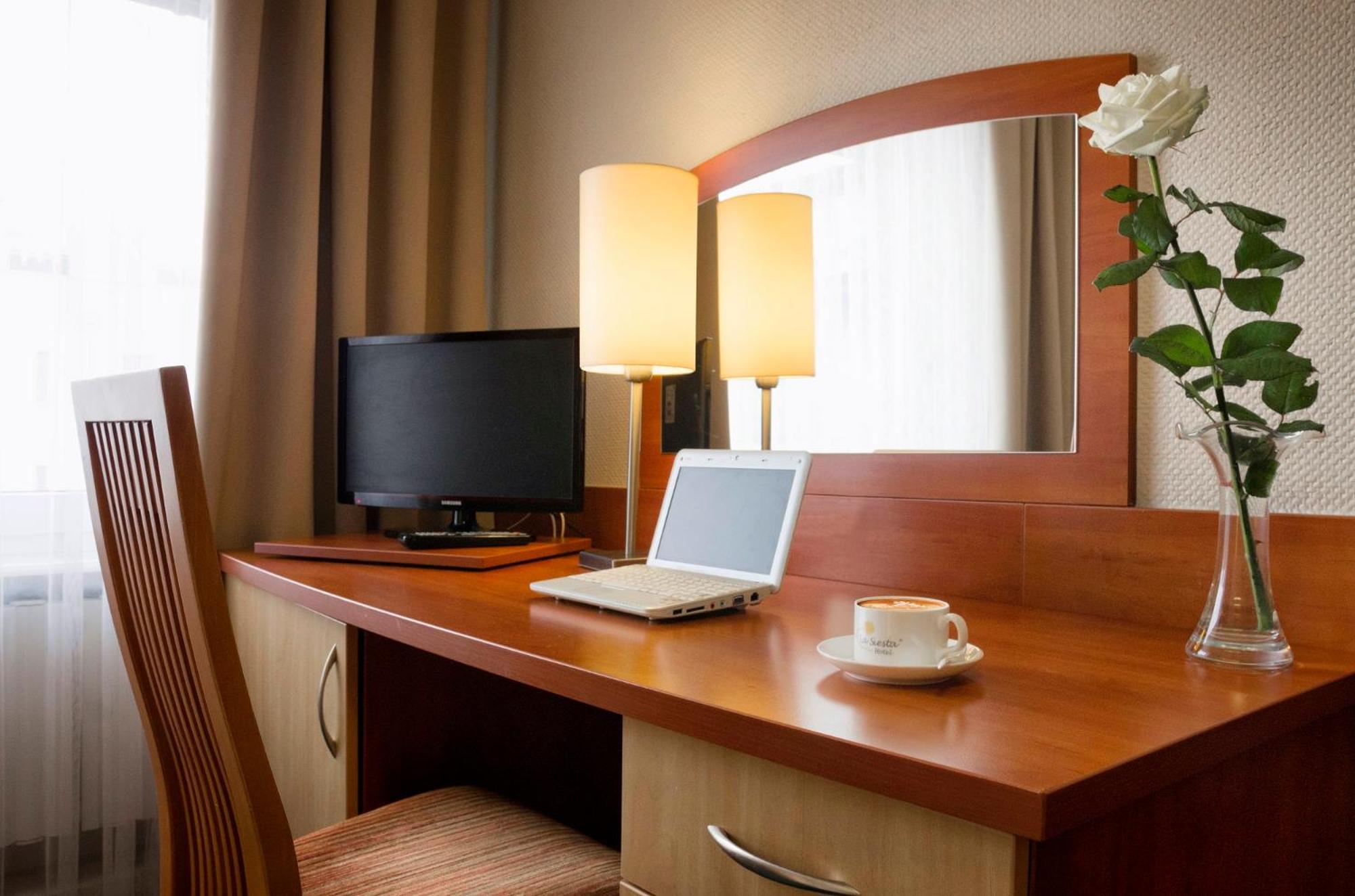 Hotel La Siesta & Medical Spa Jastrzębia Góra Exteriör bild