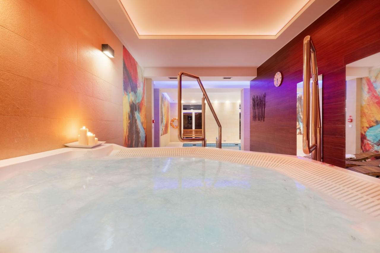 Hotel La Siesta & Medical Spa Jastrzębia Góra Exteriör bild